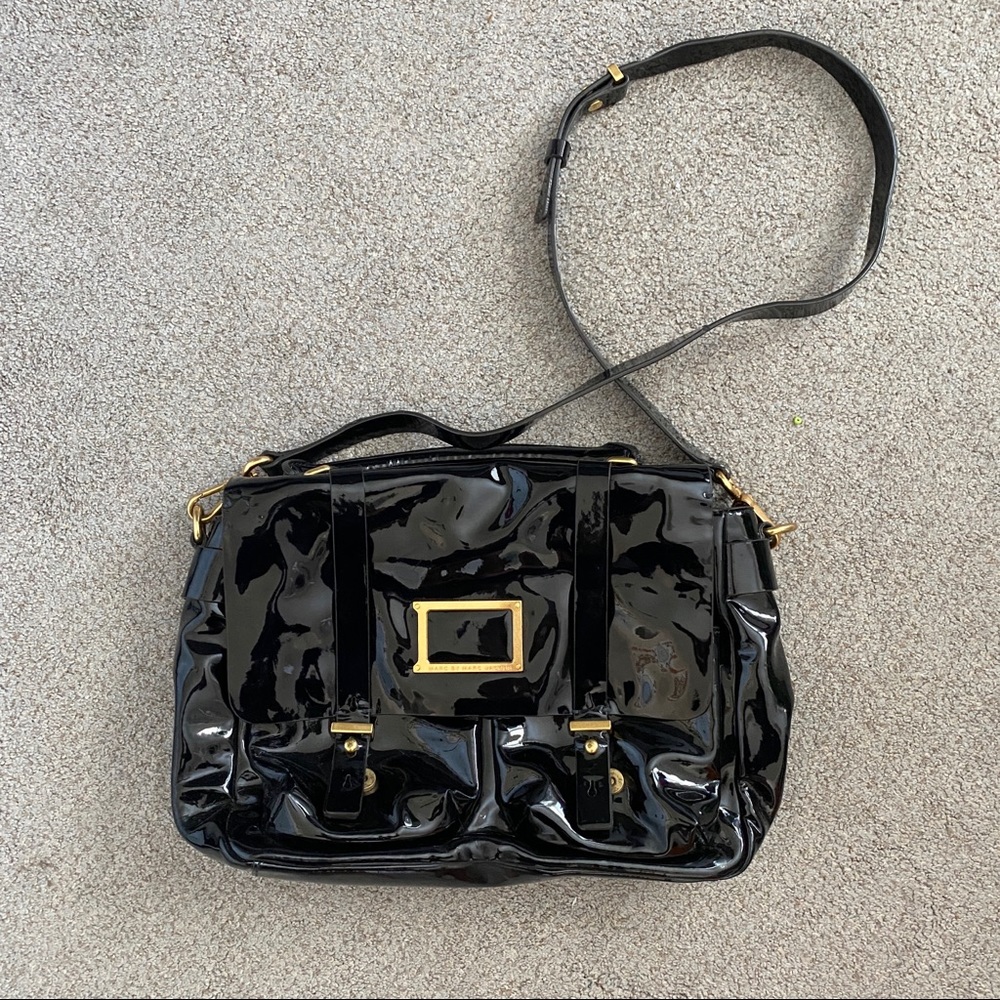 Marc Jacobs crossbody black patent leather bag
